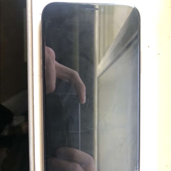 iPhone XS - Picture 2 of 3